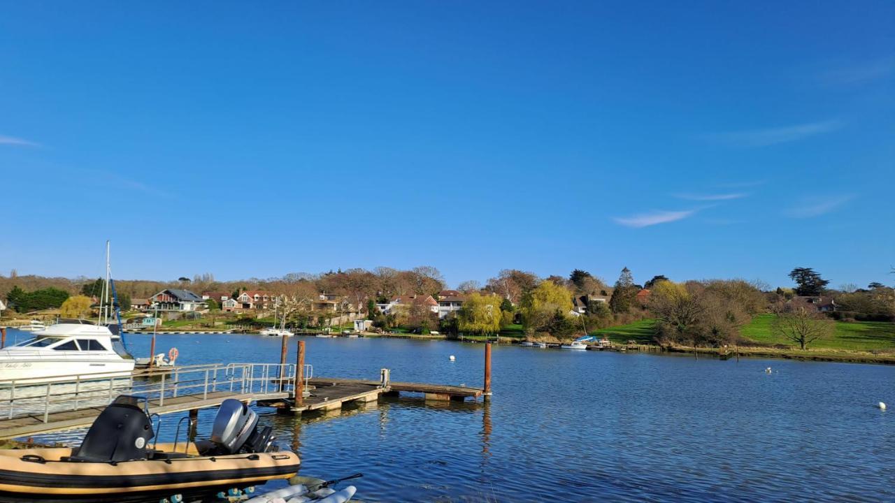 Sandown On The Creek Wootton Bridge  Exterior photo